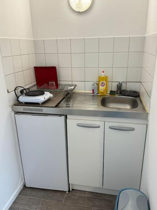 Superbe Appartement Tres Calme Et Confortable Reims Exterior photo